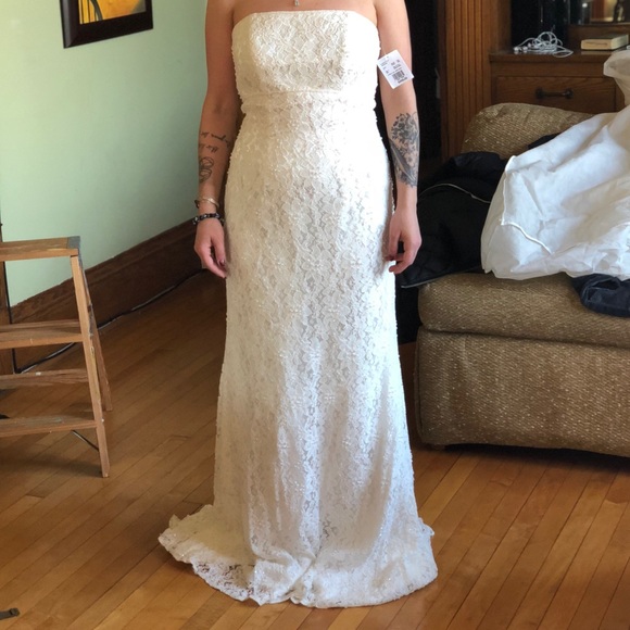 Wedding dress - Picture 7 of 8